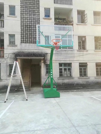 力濤移動凹箱籃球架